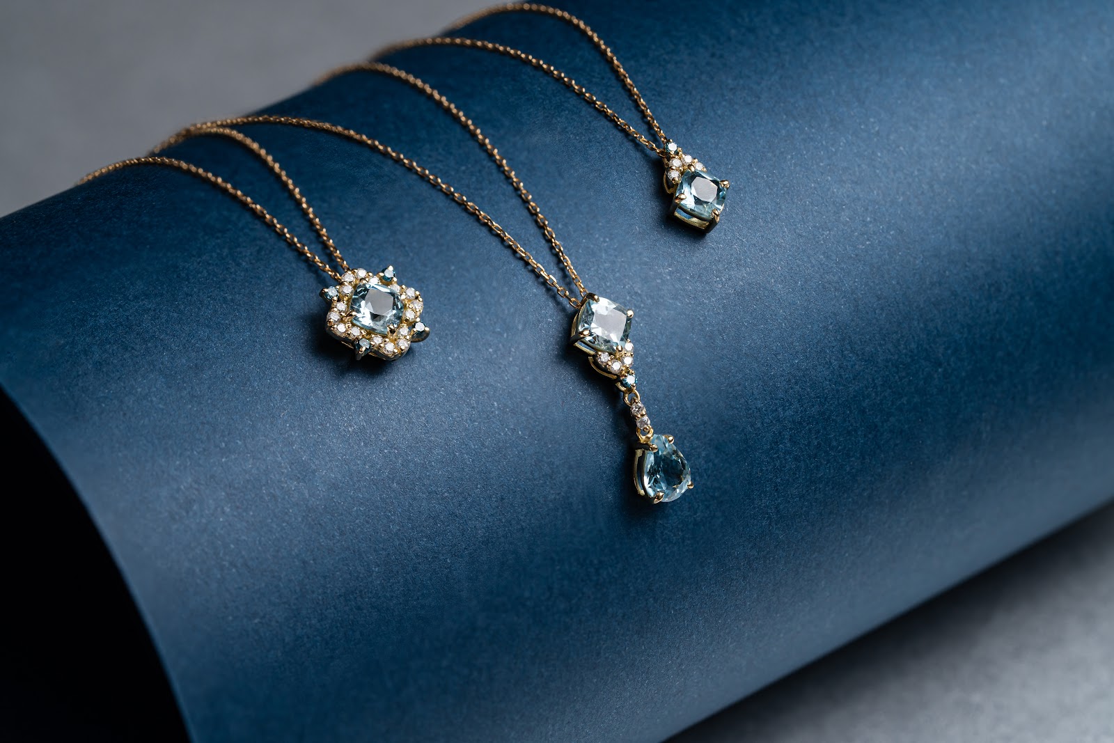 Surpreenda com Joias Luxuosas de Topázio e Diamante Azul