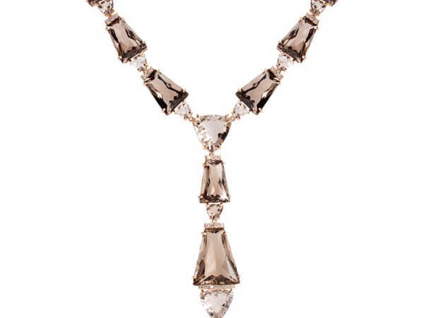 O que é o quartzo fumê e como ele vem ganhando espaço nas Joalherias