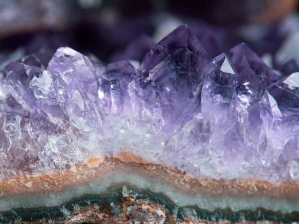 Ametista brasileira: cor, origem e a riqueza mineral do Rio Grande do Sul